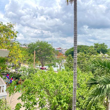 Siem Reap Riverside Hotel Buitenkant foto