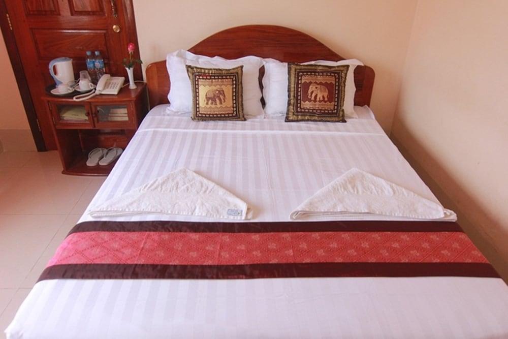 Siem Reap Riverside Hotel Buitenkant foto