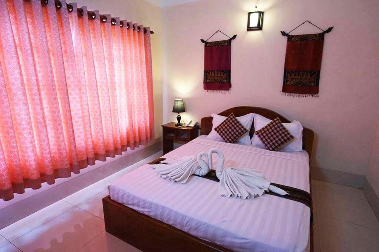 Siem Reap Riverside Hotel Buitenkant foto