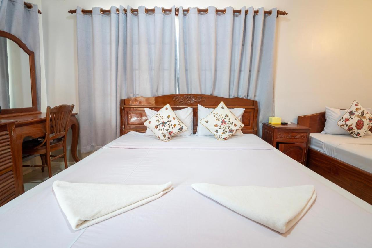 Siem Reap Riverside Hotel Buitenkant foto