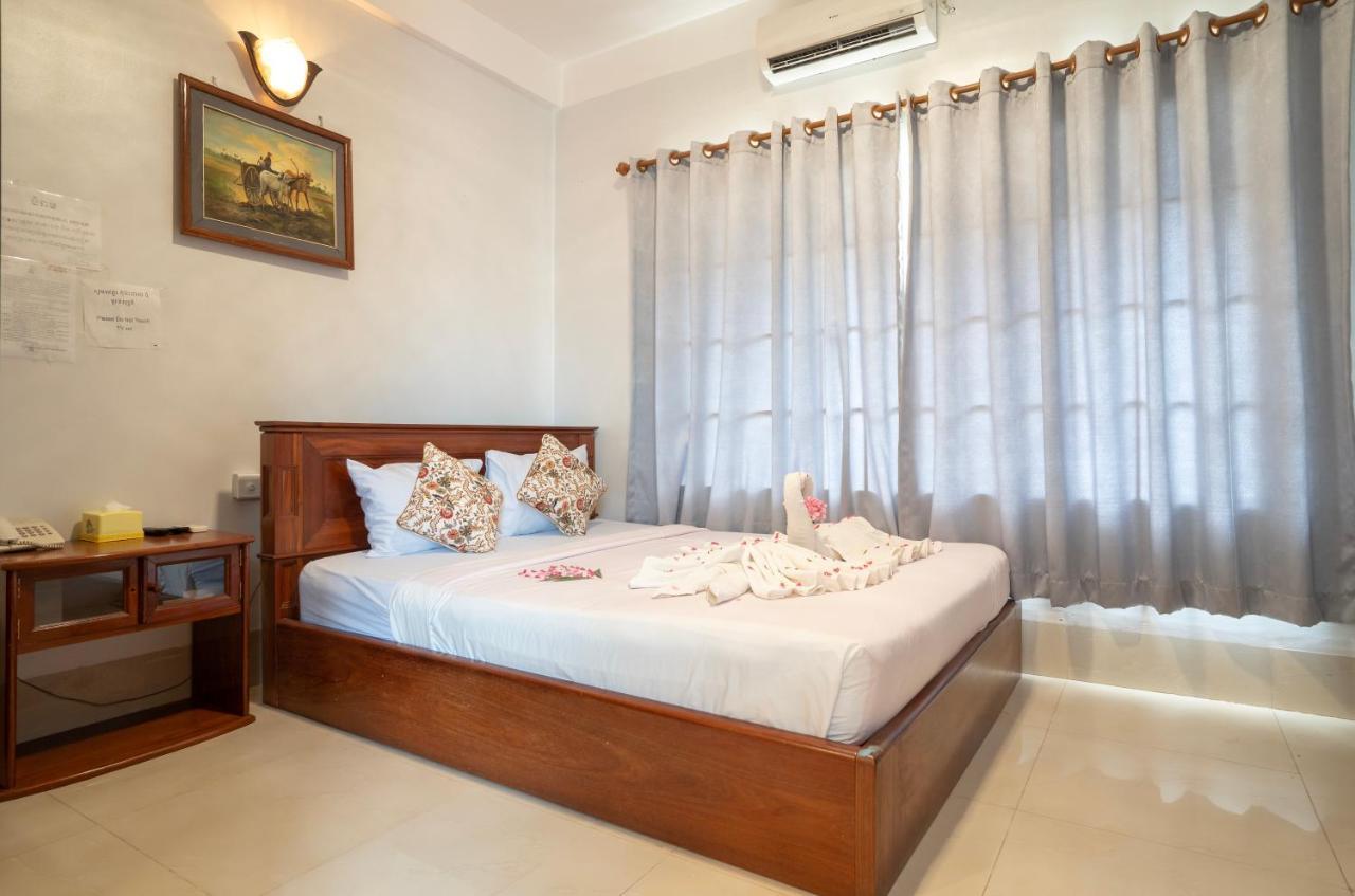 Siem Reap Riverside Hotel Buitenkant foto