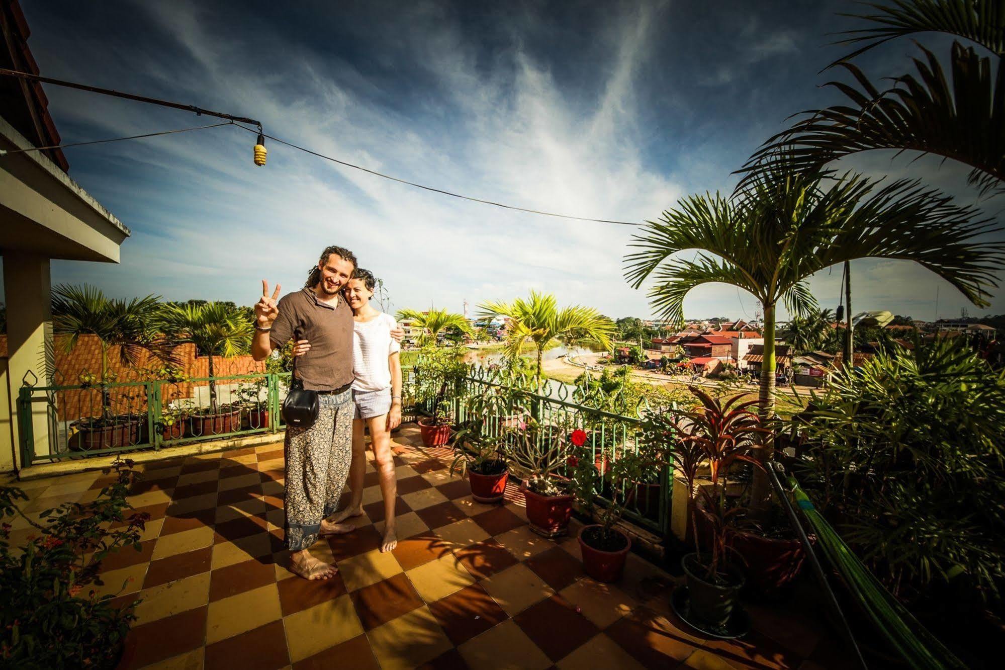 Siem Reap Riverside Hotel Buitenkant foto