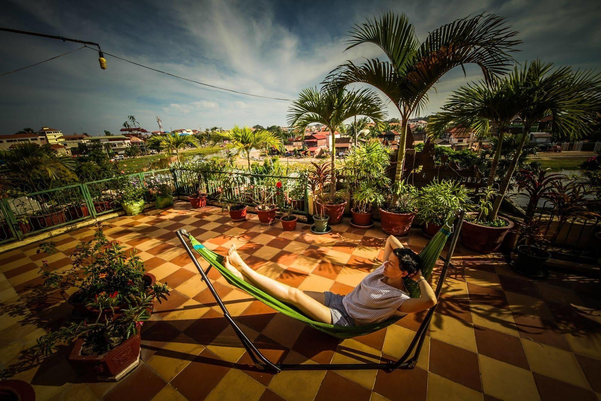Siem Reap Riverside Hotel Buitenkant foto