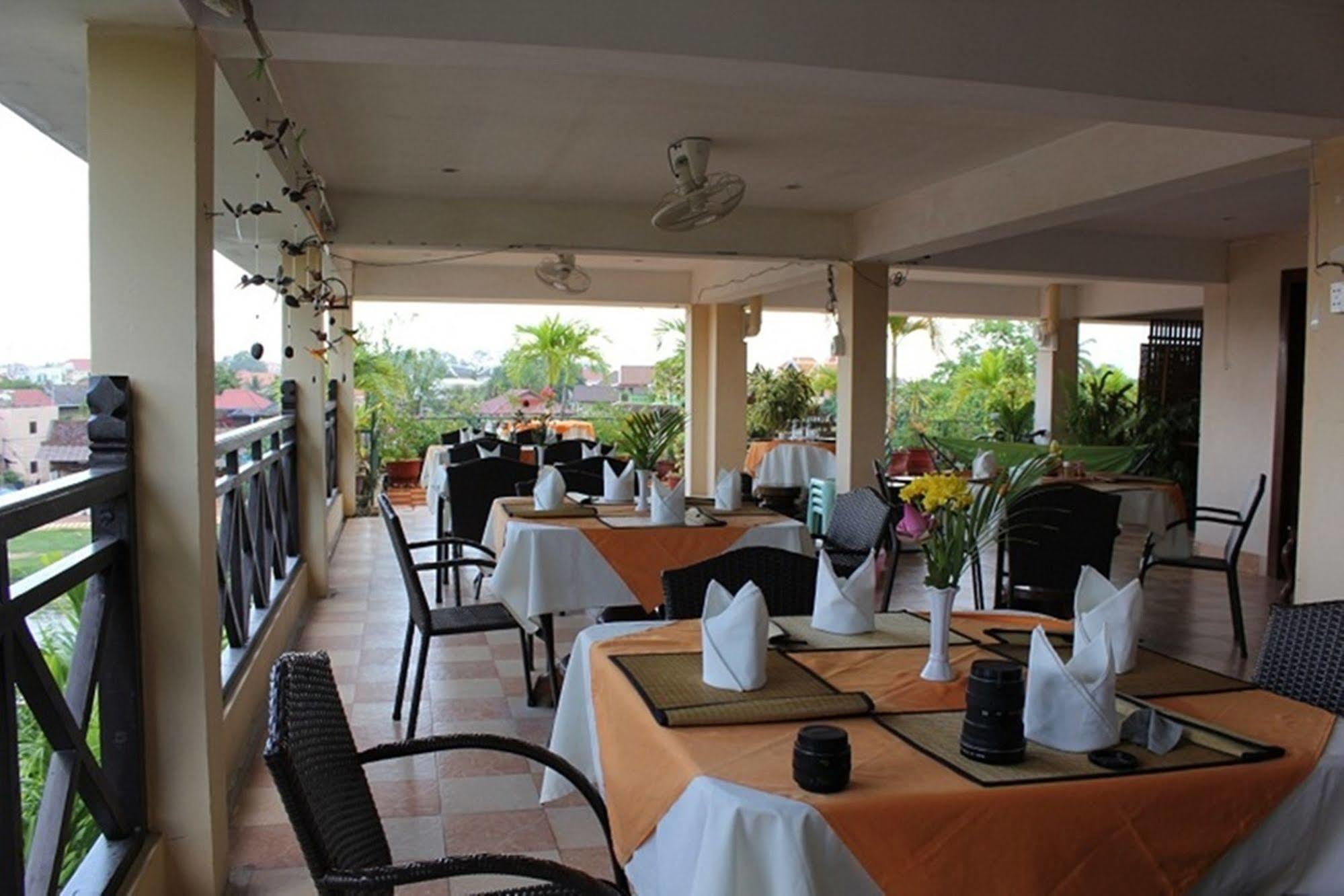 Siem Reap Riverside Hotel Buitenkant foto