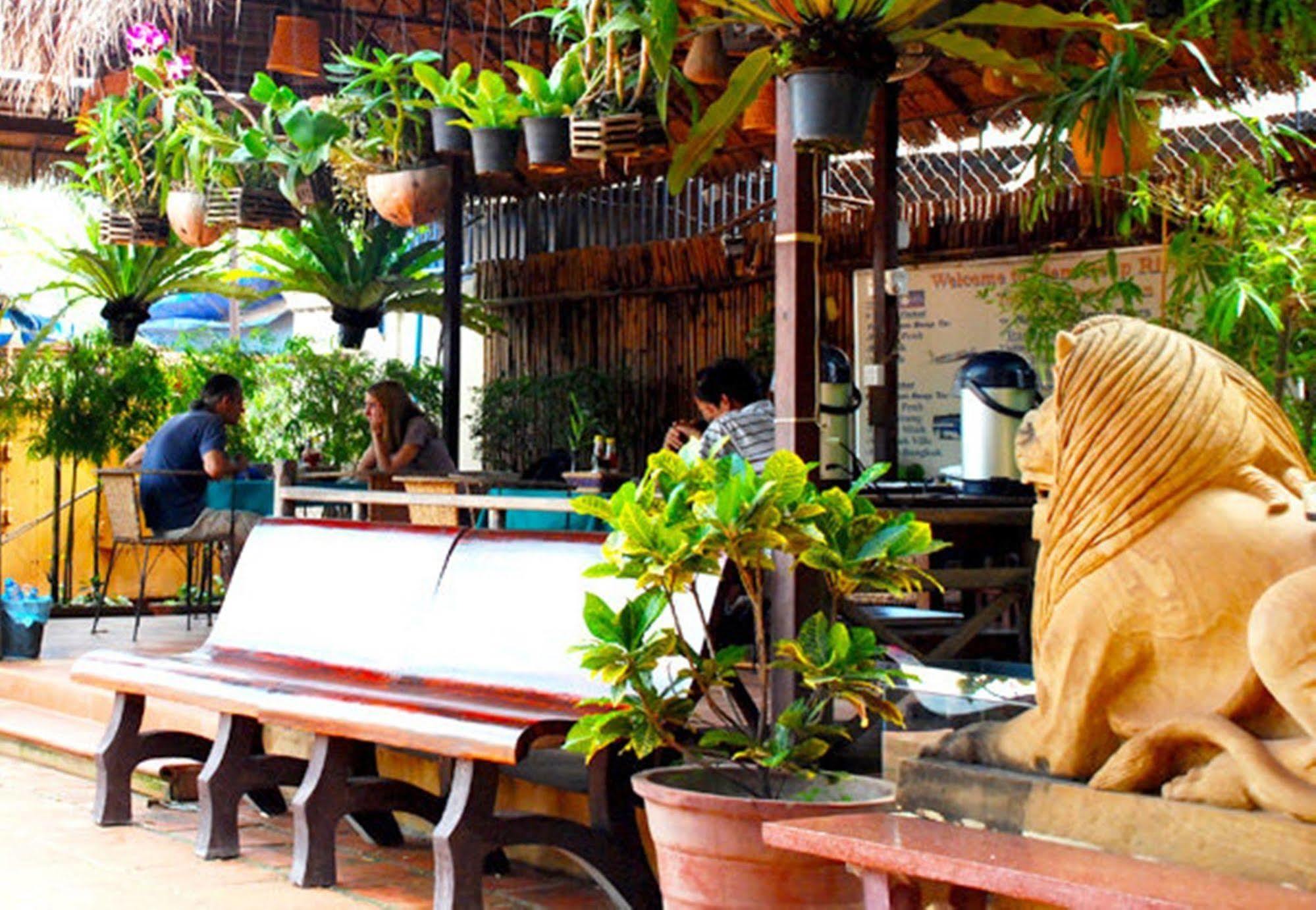 Siem Reap Riverside Hotel Buitenkant foto