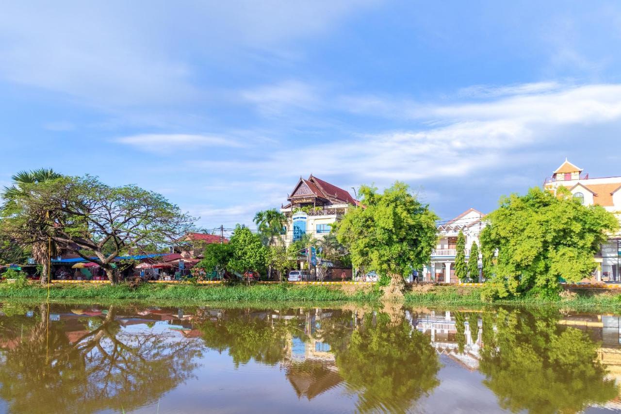 Siem Reap Riverside Hotel Buitenkant foto